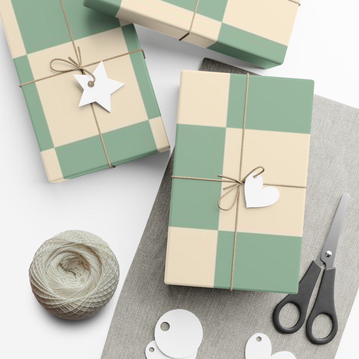82082-4 Checkered Gift Wrap - Image 1